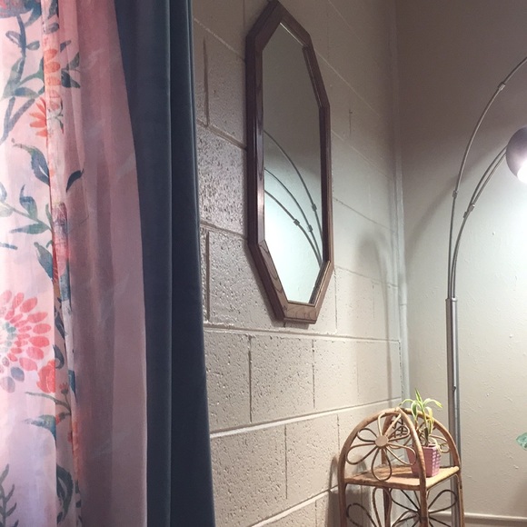 Meet your Posher, Courtney - Picture 1 of 1